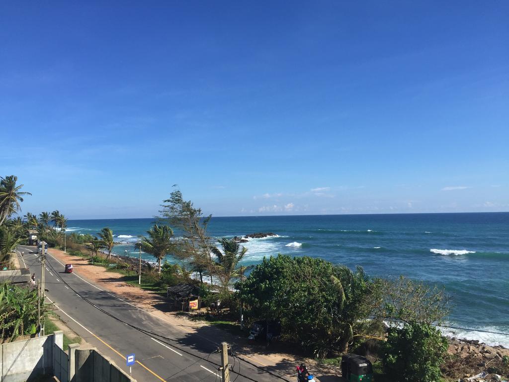 Cheeky Monkey Surf Camp Weligama Exterior photo