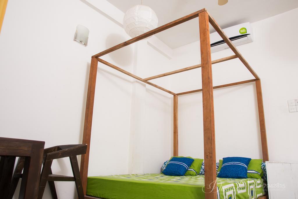 Cheeky Monkey Surf Camp Weligama Exterior photo