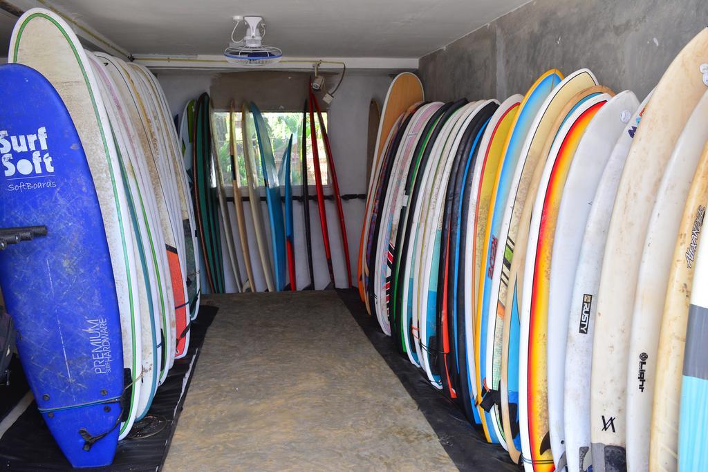 Cheeky Monkey Surf Camp Weligama Exterior photo