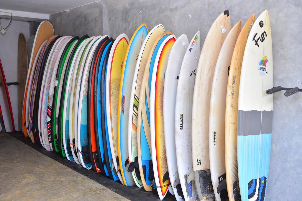 Cheeky Monkey Surf Camp Weligama Exterior photo