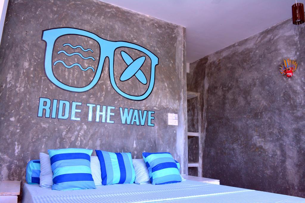 Cheeky Monkey Surf Camp Weligama Exterior photo