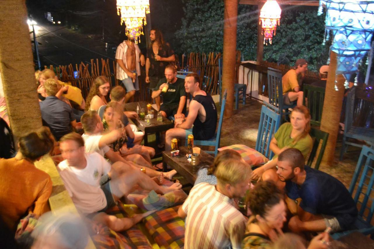 Cheeky Monkey Surf Camp Weligama Exterior photo